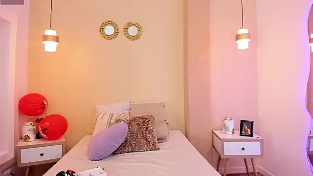 Snapshot of SofiaFontaiine chatting on 10.30.25 SofiaFontaiine online show from 10.30.25