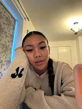 Snapshot of MissCherryyxox chatting on 09.24.25 MissCherryyxox online show from 09.24.25