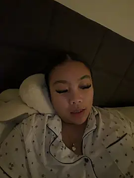 Snapshot of MissCherryyxox chatting on 11.04.25 MissCherryyxox online show from 11.04.25