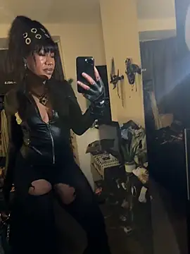 darksiren1 online show from 09.25.25