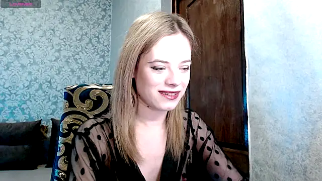 Snapshot of Kate__Loves chatting on 04.22.26 Kate Loves online show from 04.22.26