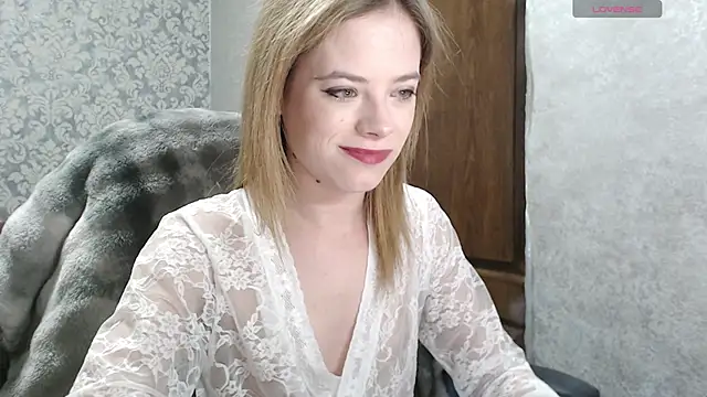 Snapshot of Kate__Loves chatting on 05.29.26 Kate Loves online show from 05.29.26