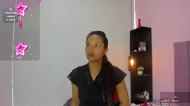 Snapshot of HoollyHendrix chatting on 10.09.25 HoollyHendrix online show from 10.09.25