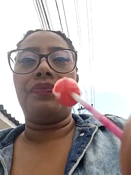 Snapshot of Ebony-Goddess19 chatting on 10.07.25 Ebony-Goddess19 online show from 10.07.25