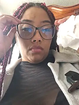 Snapshot of Ebony-Goddess19 chatting on 10.26.25 Ebony-Goddess19 online show from 10.26.25