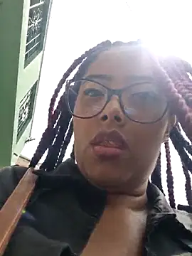 Snapshot of Ebony-Goddess19 chatting on 10.30.25 Ebony-Goddess19 online show from 10.30.25