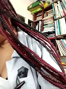 Snapshot of Ebony-Goddess19 chatting on 11.12.25 Ebony-Goddess19 online show from 11.12.25