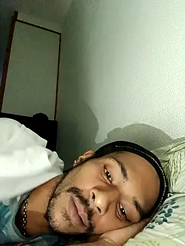 Snapshot of Mikaaa97 chatting on 10.07.25 Mikaaa97 online show from 10.07.25