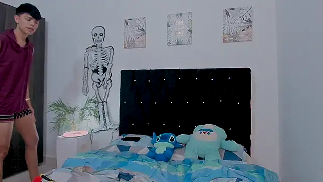 Snapshot of Zacktorres_ chatting on 10.17.25 Zacktorres online show from 10.17.25