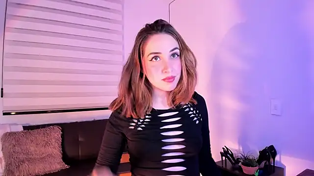 SarahCastillo  online show from 10.08.25