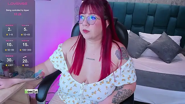 Snapshot of Bellavelvet_1 chatting on 09.29.25 Bellavelvet 1 online show from 09.29.25