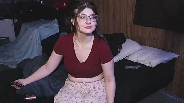 kimwoods25 online show from 09.18.25