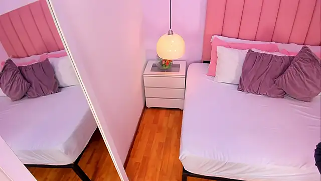 Snapshot of Amy_Ferreira chatting on 09.24.25 Amy Ferreira online show from 09.24.25