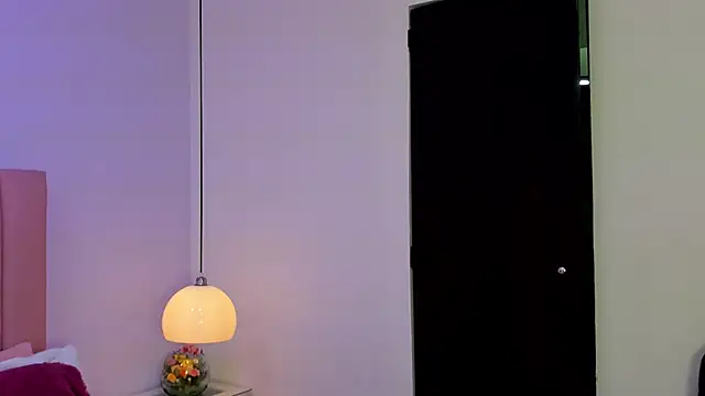 Snapshot of Amy_Ferreira chatting on 10.11.25 Amy Ferreira online show from 10.11.25