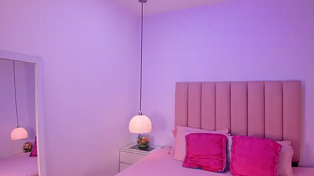 Snapshot of Amy_Ferreira chatting on 10.18.25 Amy Ferreira online show from 10.18.25