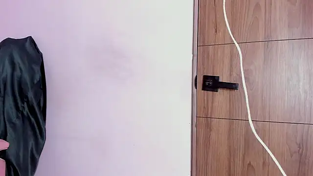 Yuni kim online show from 10.28.25