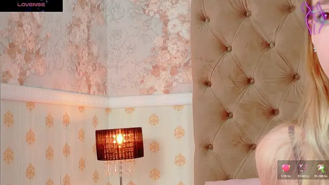 CoraVex online show from 11.05.25