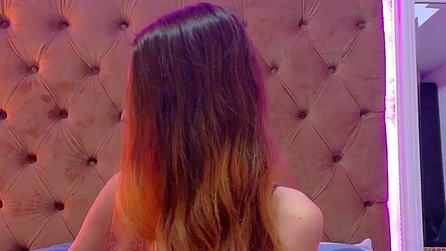 CoraVex online show from 04.22.26