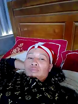 Snapshot of donna-bae chatting on 10.10.25 donna-bae online show from 10.10.25