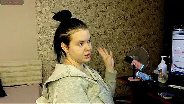 Snapshot of LoNik_Tvvins chatting on 10.15.25 LoNik Tvvins online show from 10.15.25