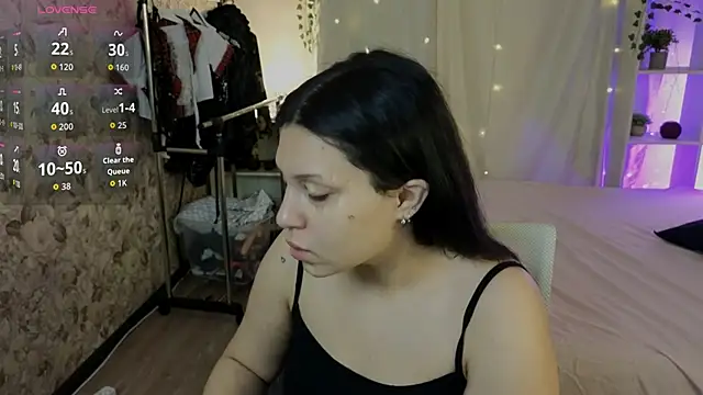 Snapshot of LoNik_Tvvins chatting on 11.18.25 LoNik Tvvins online show from 11.18.25