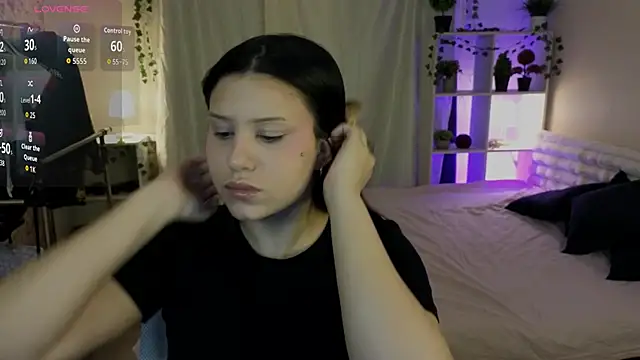 Snapshot of LoNik_Tvvins chatting on 11.20.25 LoNik Tvvins online show from 11.20.25