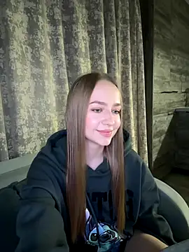 MissOyee online show from 12.02.25