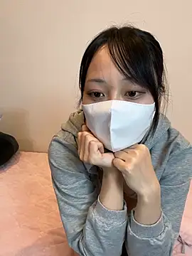 Snapshot of maki-ayy chatting on 02.18.26 maki-ayy online show from 02.18.26