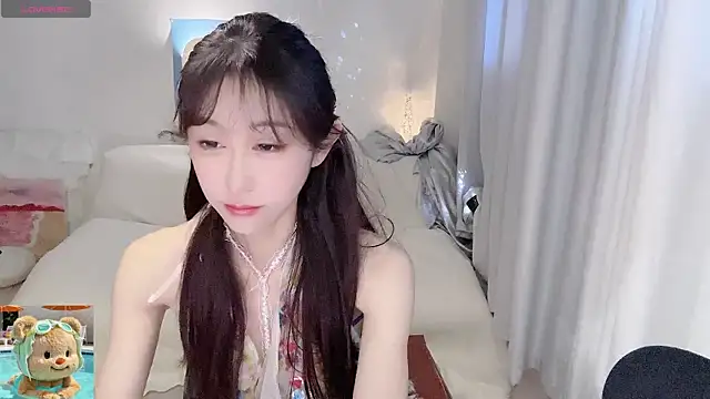 Snapshot of ai-ai-mi chatting on 04.23.26 ai-ai-mi online show from 04.23.26