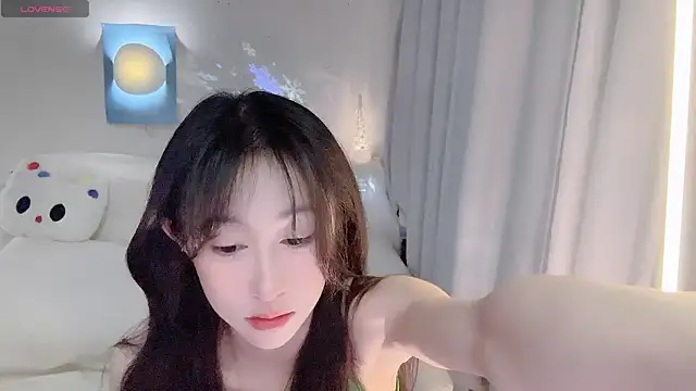Snapshot of ai-ai-mi chatting on 05.16.26 ai-ai-mi online show from 05.16.26