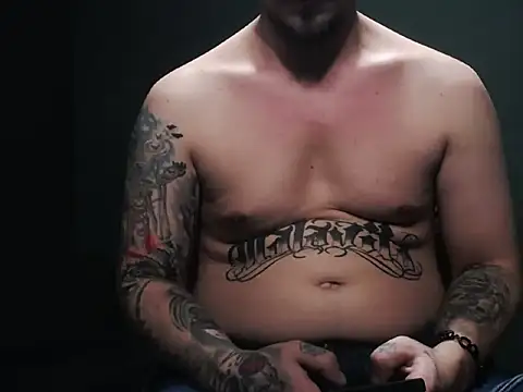 Snapshot of guesswhatbitch chatting on 11.09.25 guesswhatbitch online show from 11.09.25