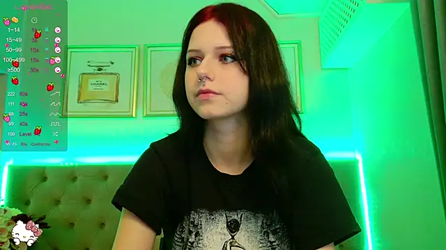 Snapshot of WendyMey chatting on 11.08.25 WendyMey online show from 11.08.25