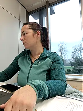 bichota85 online show from 12.15.25