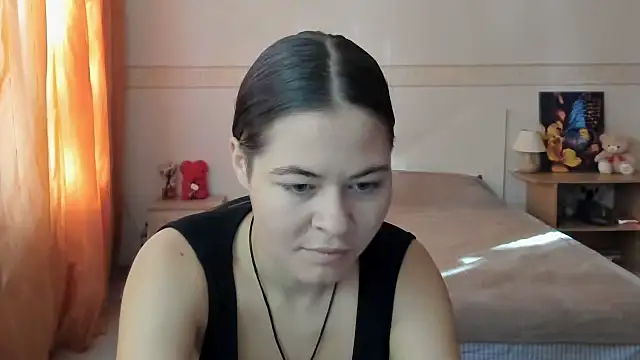 NicoleCollys online show from 09.21.25