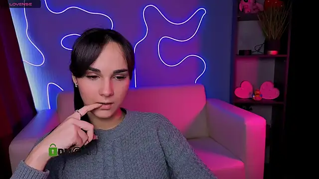 ariana ross7 online show from 11.24.25