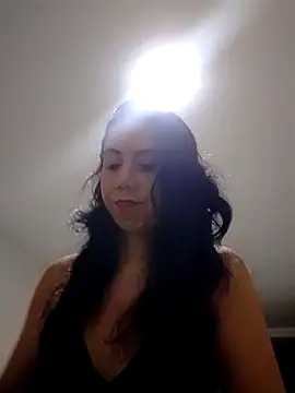 Snapshot of vixen_velvett1 chatting on 11.14.25 vixen velvett1 online show from 11.14.25