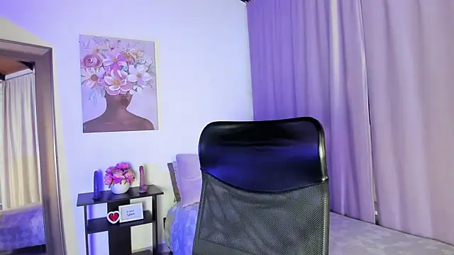 miawhite x1 online show from 10.22.25