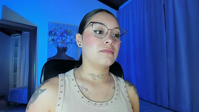 miawhite x1 online show from 11.04.25