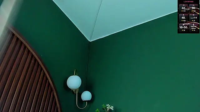 Snapshot of JeergMuscle chatting on 10.12.25 JeergMuscle online show from 10.12.25