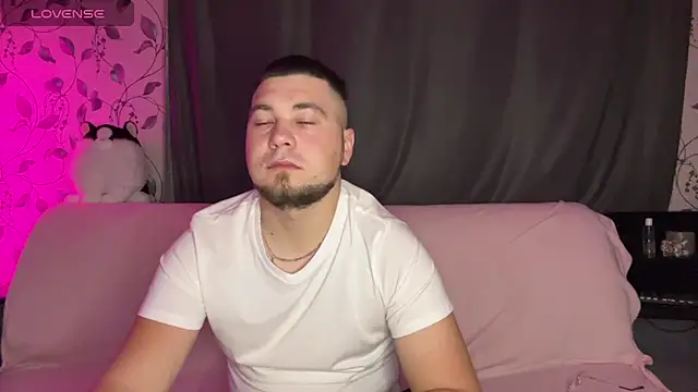 Snapshot of coupleinspire chatting on 10.13.25 coupleinspire online show from 10.13.25