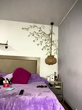 Daphnee-x online show from 12.18.25