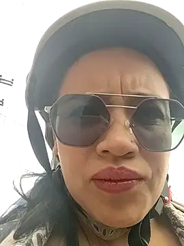 Snapshot of MILA__06 chatting on 10.06.25 MILA 06 online show from 10.06.25