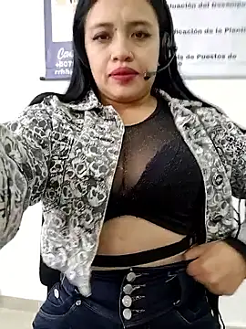 Snapshot of MILA__06 chatting on 11.08.25 MILA 06 online show from 11.08.25