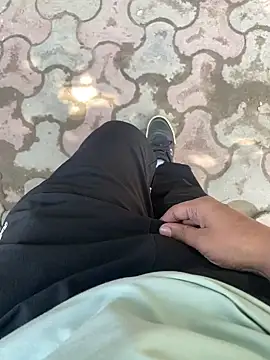 Snapshot of swami_ji chatting on 10.10.25 swami ji online show from 10.10.25