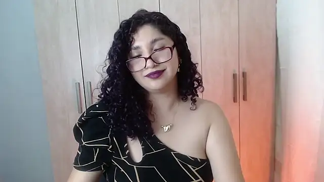 Gia Dior online show from 10.30.25