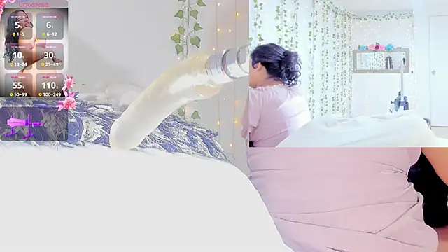 Ashley  Jones   online show from 04.10.26