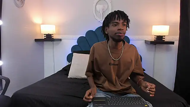 Snapshot of AllexJacob chatting on 09.18.25 AllexJacob online show from 09.18.25