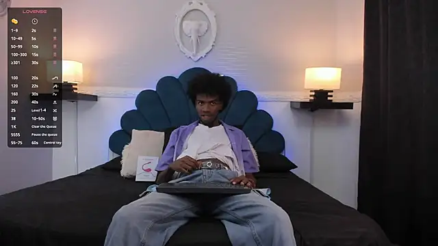 Snapshot of AllexJacob chatting on 10.08.25 AllexJacob online show from 10.08.25