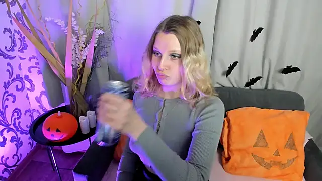  Velvet peach  online show from 11.02.25