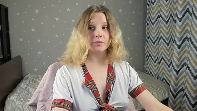  Velvet peach  online show from 12.04.25